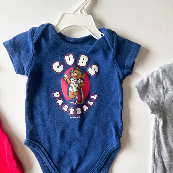 🐻 Bundle of 3 Chicago Cubs Baby Onesies – Size 6-9M | MLB Genuine Merchandise - Picture 5 of 10
